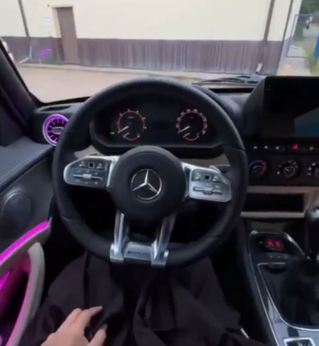 Парень превратил свою «Ниву» в Mercedes Парень превратил свою «Ниву» в Mercedes