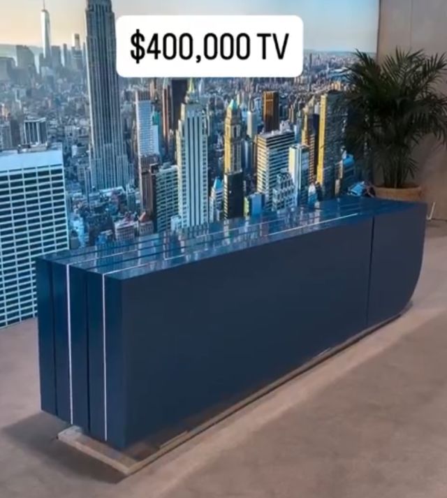 Телевизор от Porsche за 33,5 миллиона рублей