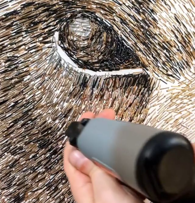 Художник и степлер