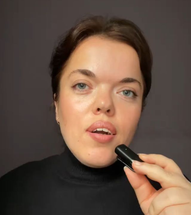 Девушка с дварфизмом