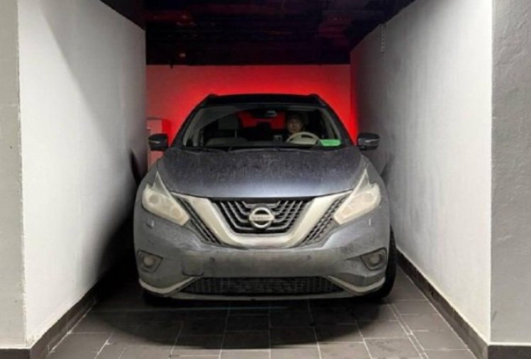 Парковочное место за 4 миллиона рублей в Москве из которого не выйти