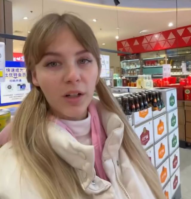 В Китае нашли 10-литровую бутылку пива