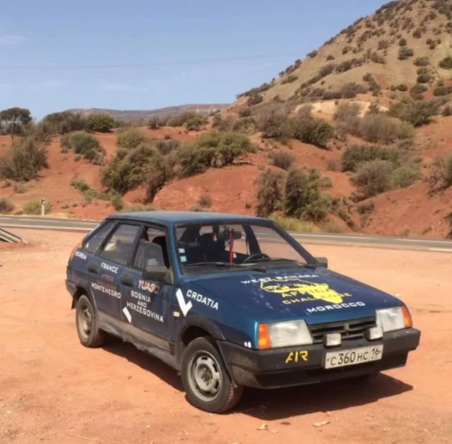 Россиянин доехал из Казани в Марокко на старой "девятке"