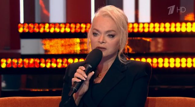 Лариса Долина