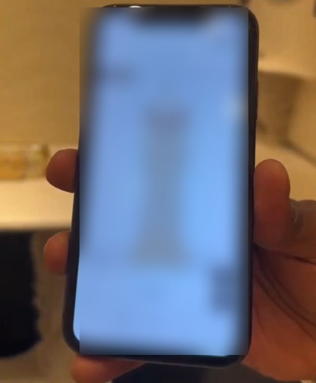 Бренд Valentino представил эксклюзивное платье из новой коллекции