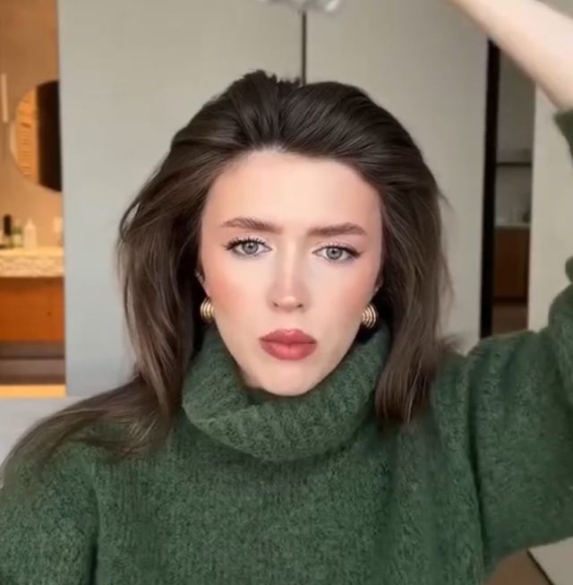 Девочки, держите идею для новогодней причёски