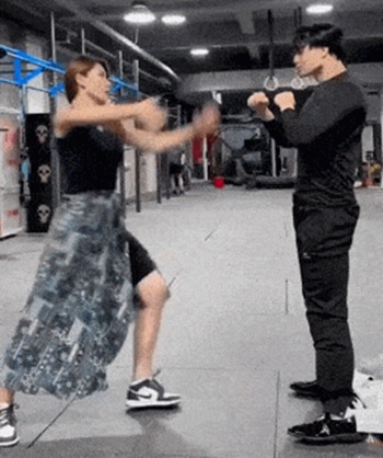 Тренировка боевой красотки