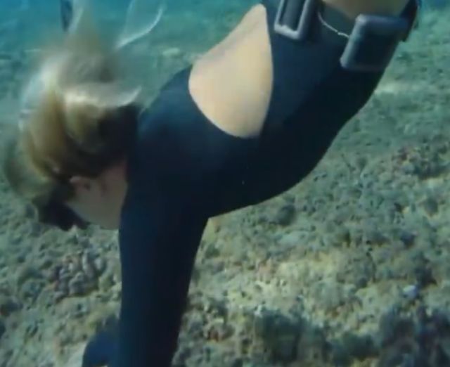 девушка дайвер