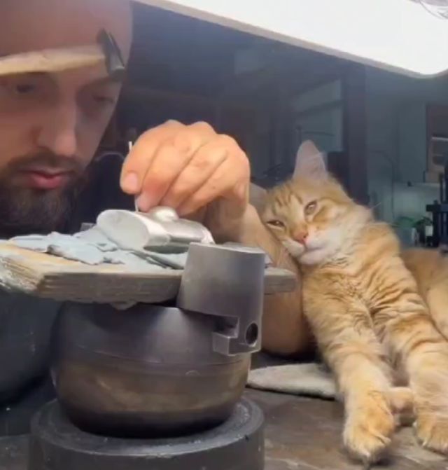 Ювелира из Дагестана и его рыжий помощник