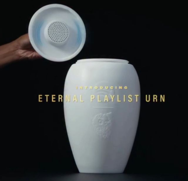 Урну для праха со встроенной колонкой выпустили Liquid Death