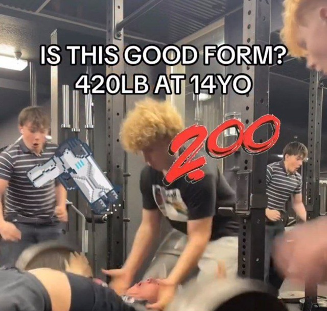 Штанга в 200 кг придавила 14-летнего зумера в США