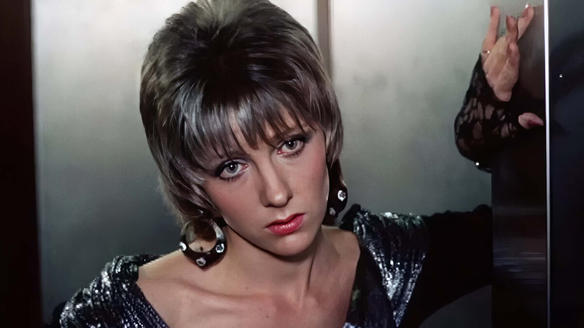 Как же выглядит Елена Яковлева в свои 64 года? (4 фото)