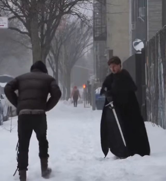 Как парни заводят новых друзей