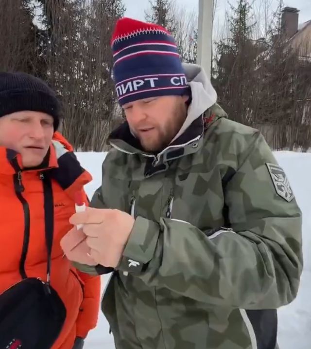 Типичная мужская ситуация на улице