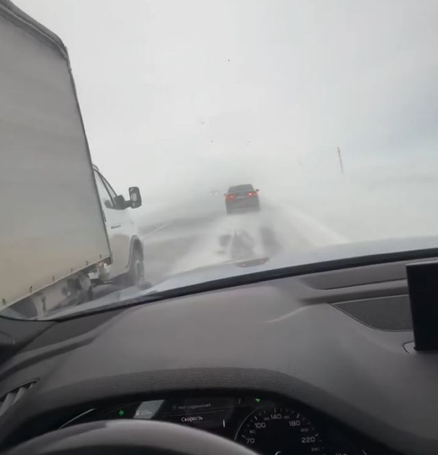 Газель сдуло с дороги в Башкирии