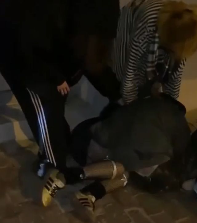 В Москве две пьяные альтушки жестко подрались из-за парня