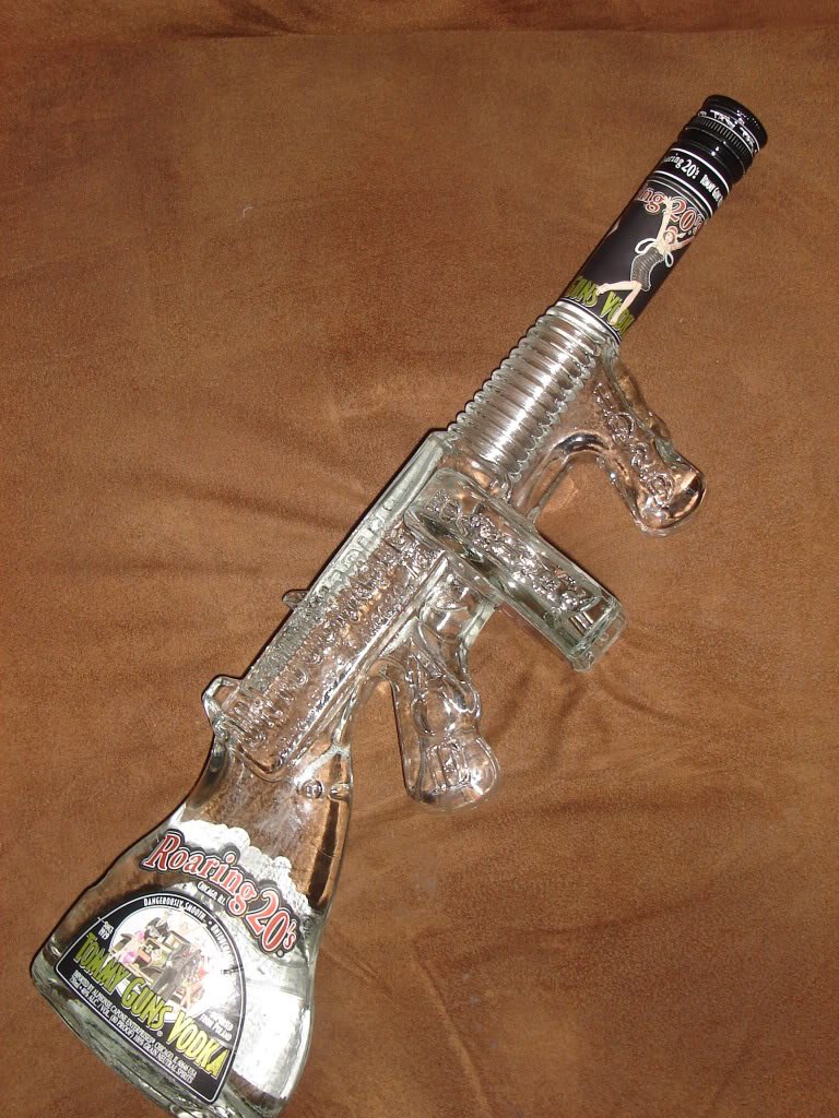 Автомат из бутылок. Снайперская винтовка из банок Энергетиков. АК 47 из банок Энергетиков.