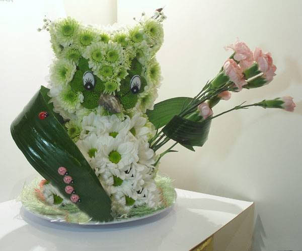 Букеты зверюшки из цветов. Цветы в форме животных. Фигуры из цветов. Игрушки из цветов. Игрушки из цветов.