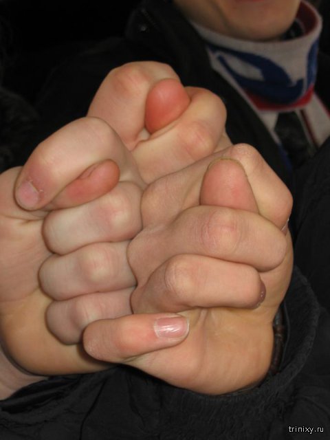 Фото дуля из пальцев нарисованная